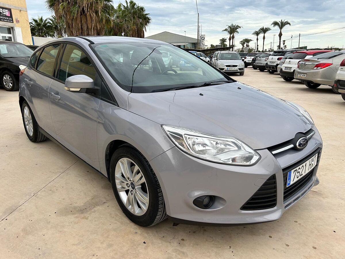 FORD FOCUS TREND 1.6 TI-VCT AUTO SPANISH LHD IN SPAIN 53000 MILES SUPER 2014